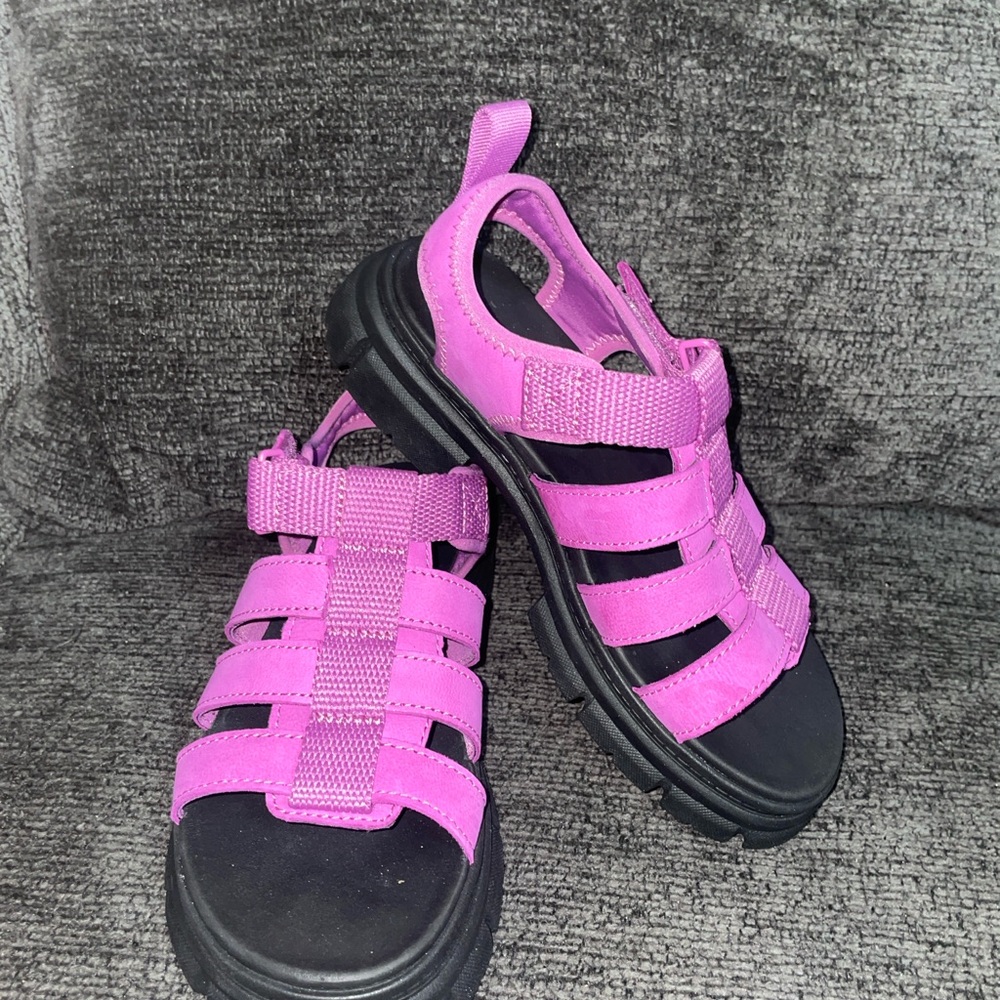 UGG Ashton Multistrap Sandal, Pink Size US Girl Size 1